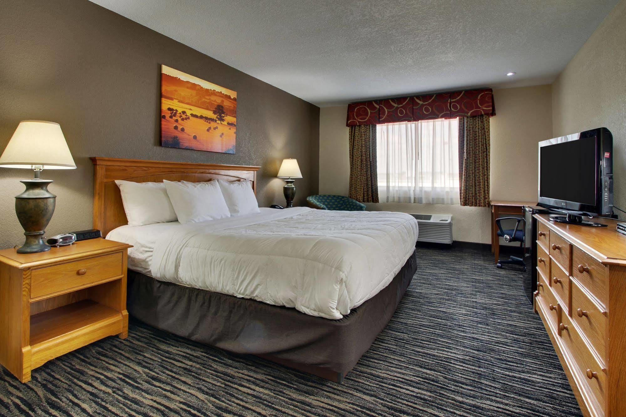 Everspring Inn & Suites Oskaloosa Eksteriør bilde