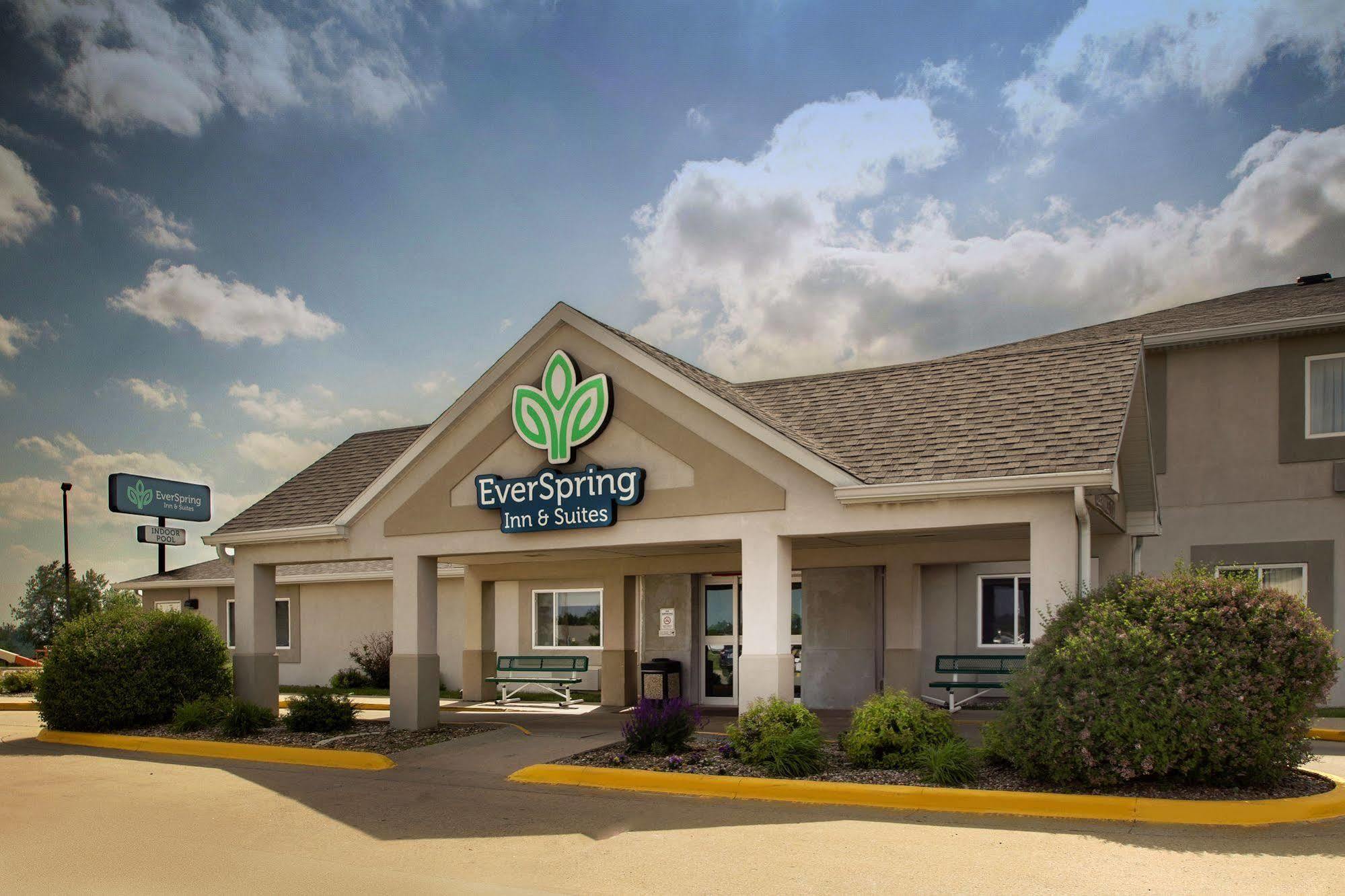 Everspring Inn & Suites Oskaloosa Eksteriør bilde