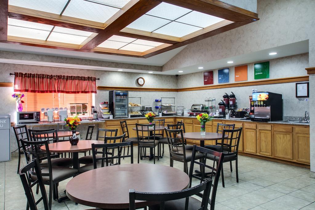 Everspring Inn & Suites Oskaloosa Eksteriør bilde